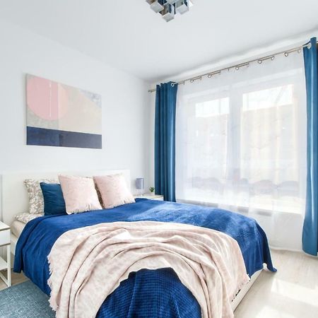 M&R Apartament Airport&Business Deluxe Cybernetyki 17 - Underground Garage - Free Wifi - Netflix - Air Conditioning - Self Check-In, Close By Chopin Airport Varsovie Extérieur photo