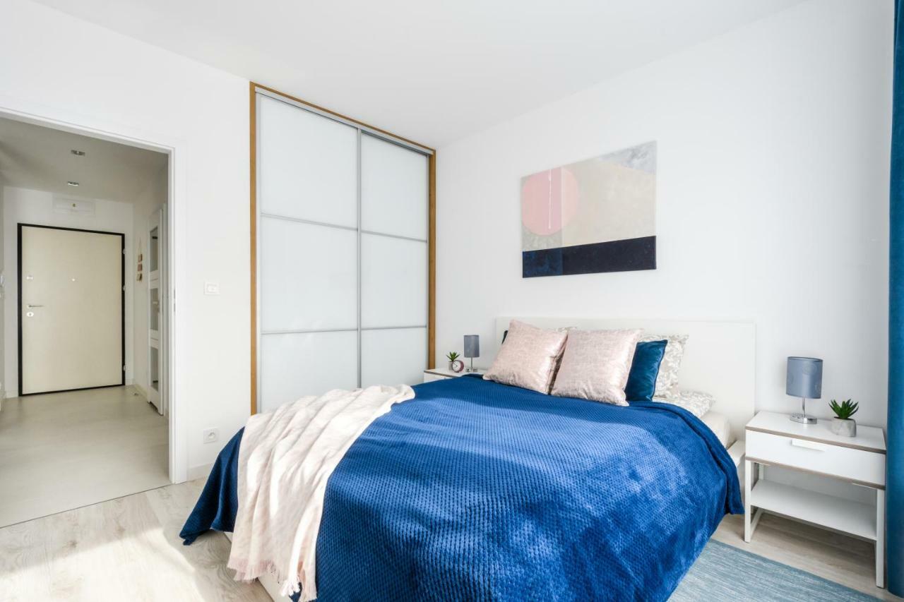M&R Apartament Airport&Business Deluxe Cybernetyki 17 - Underground Garage - Free Wifi - Netflix - Air Conditioning - Self Check-In, Close By Chopin Airport Varsovie Extérieur photo